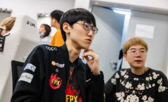 开云电竞 -Doinb爆冷击败TL，高光表现引爆全场！